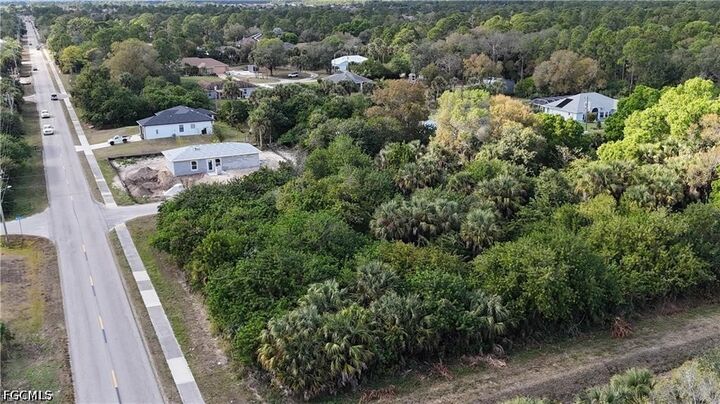 Property Photo:  304 W 6th Street  FL 33972 