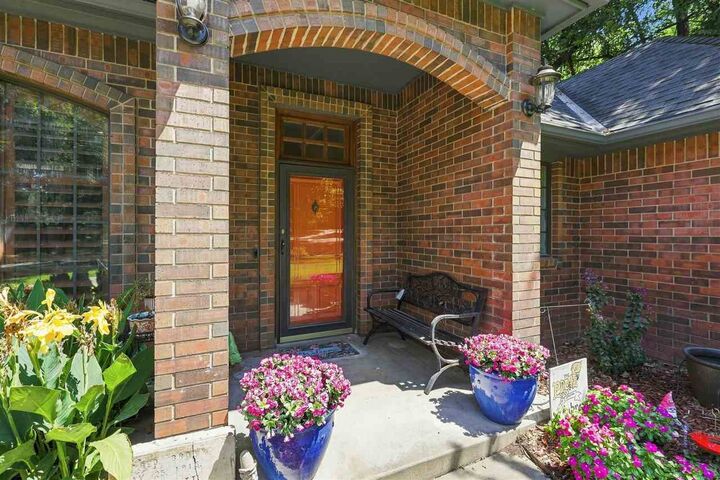Property Photo:  3 Woodcrest Lane  OK 74604 