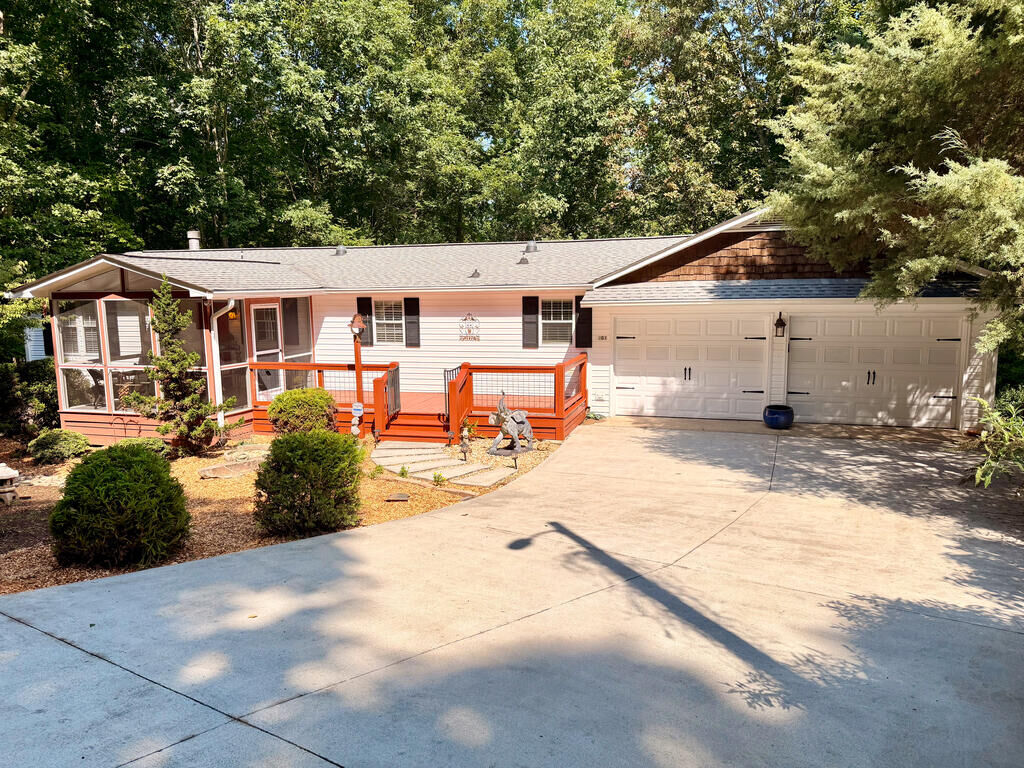 Property Photo:  206 Bass Ridge Drive  GA 30512 