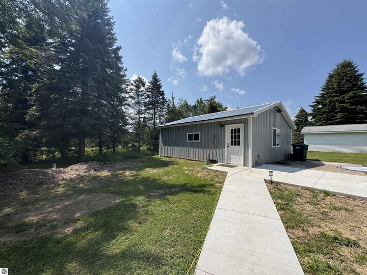 Property Photo: 978 E M-55 MI 48661