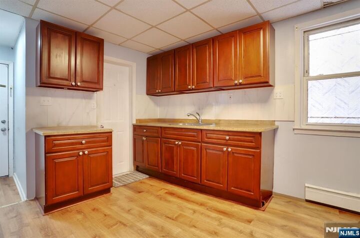 Property Photo:  5 Salter Place  NJ 07003 