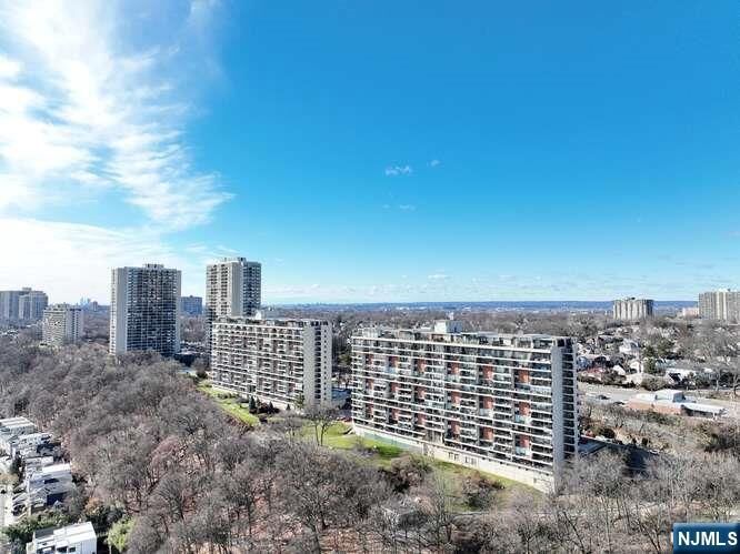 Property Photo:  3 Horizon Road 1406  NJ 07024 
