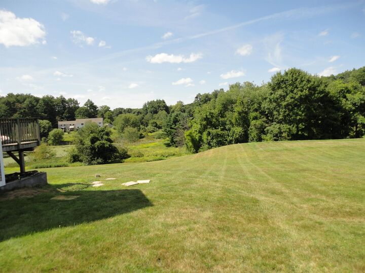 Property Photo:  25 Pendleton Lane  NH 03053 