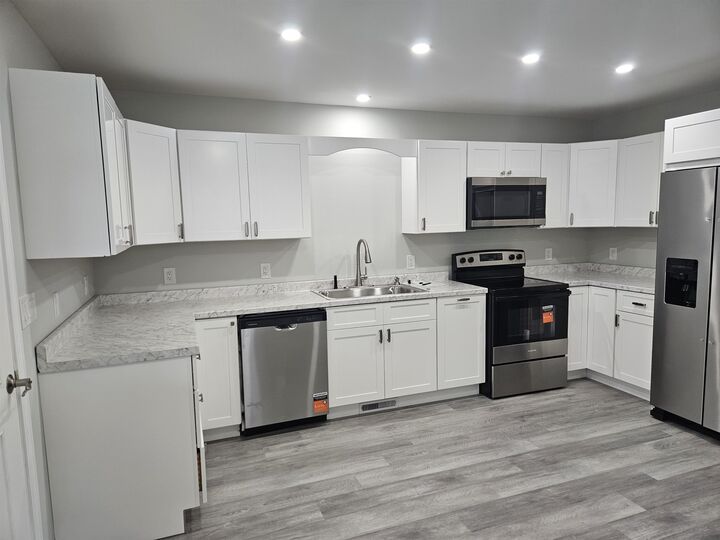 Property Photo: 4 Marshall Court NH 03263