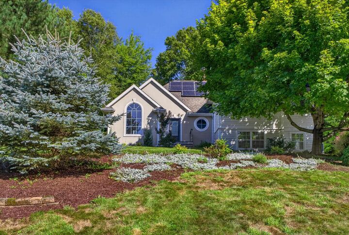 Property Photo:  20 Somerset Drive  NS B6L 4J2 