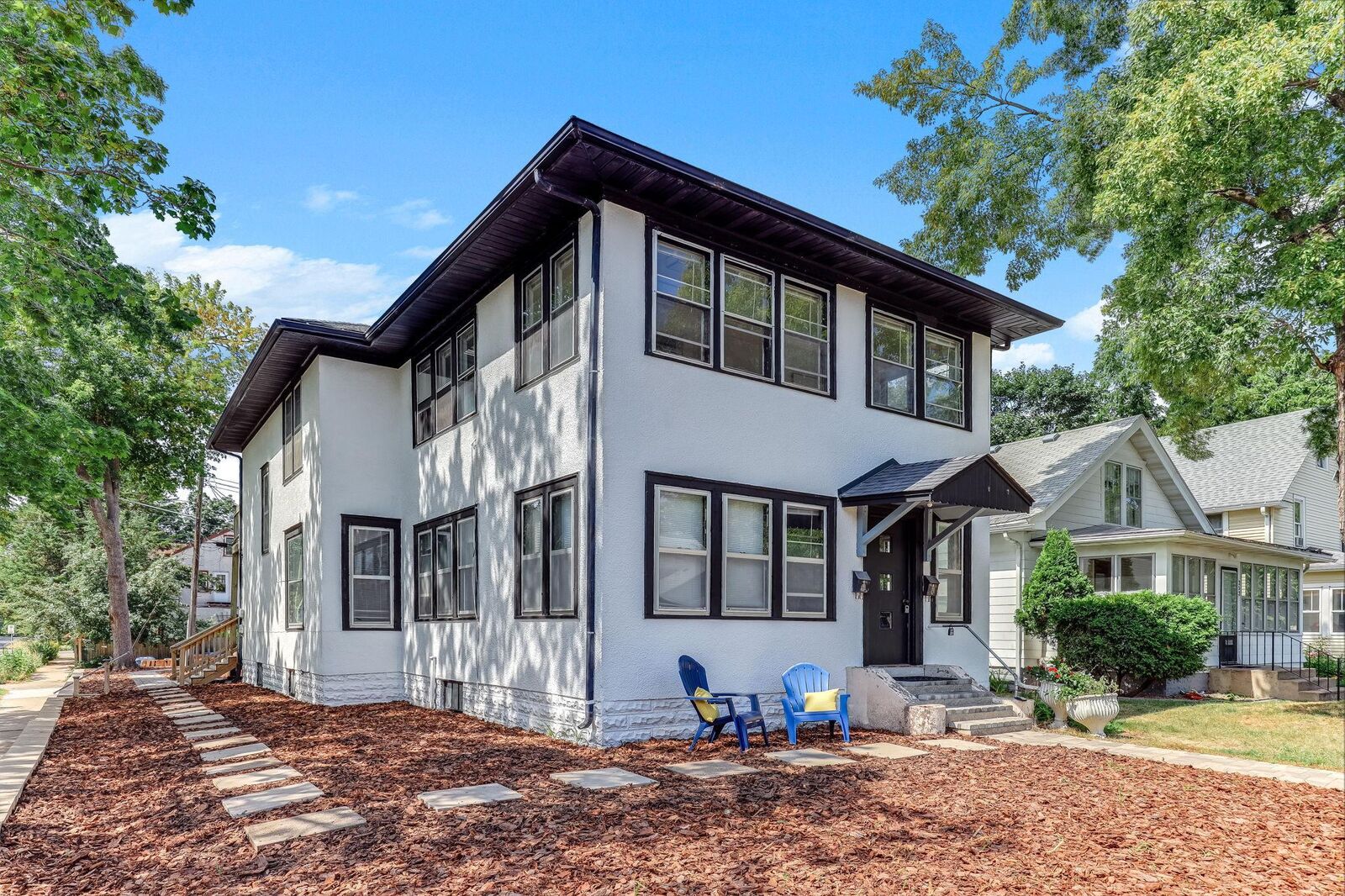 Property Photo: 256 Russell Avenue S MN 55405