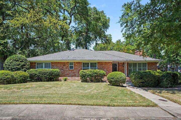 Property Photo: 241 Shockley Avenue TX 75115