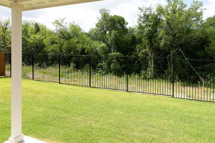 Property Photo:  210 Lindenwood Avenue  TX 75454 