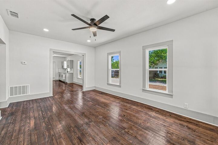 Property Photo: 910 3rd Street TX 76450