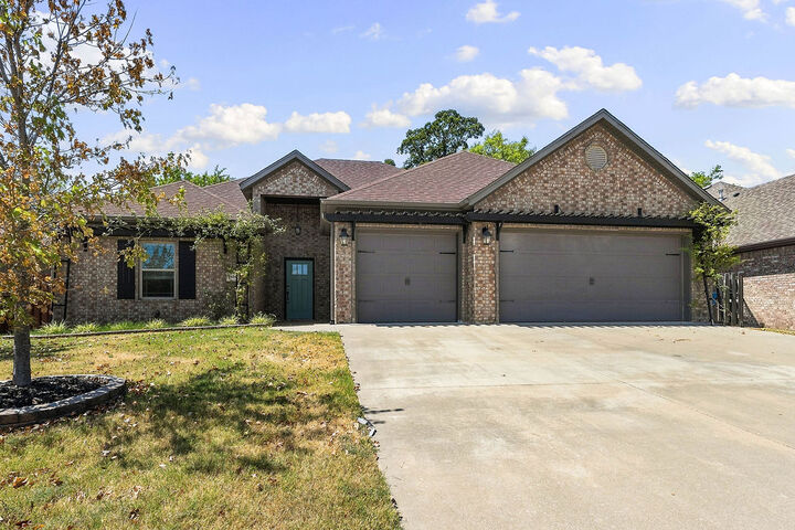 Property Photo: 3404 SW Brittany AR 72713