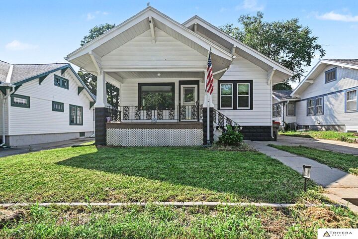 Property Photo: 809 S 36th Street NE 68510