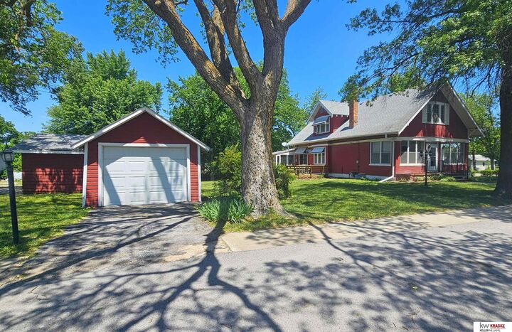 Property Photo: 802 W I Street NE 68466