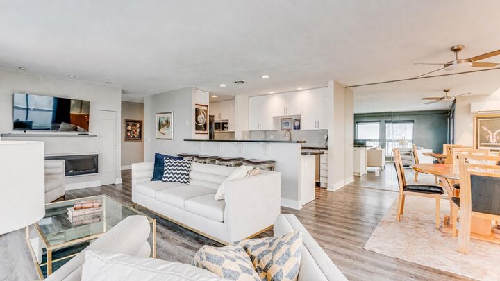 Property Photo: 737 Leon Avenue 1401 BC V1Y 8L6