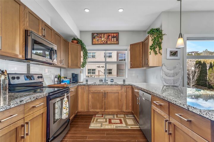 Photo de la propriété:  3205 Skyview Lane 409  BC V4T 3J3 
