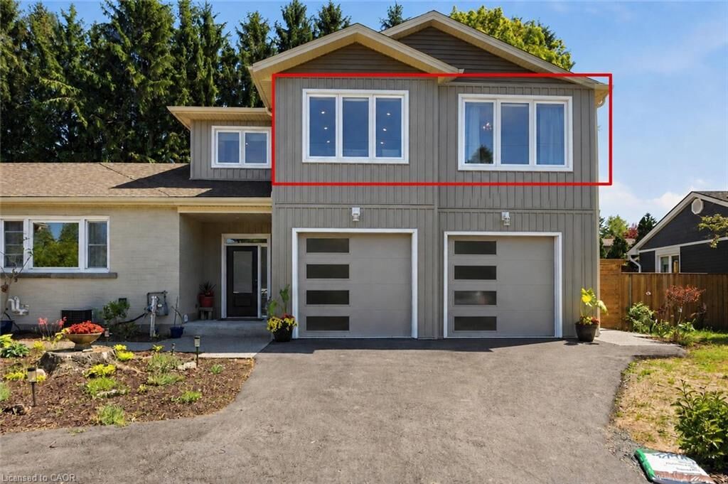 Property Photo:  82 Cumming Court Upper  ON L9G 1V3 