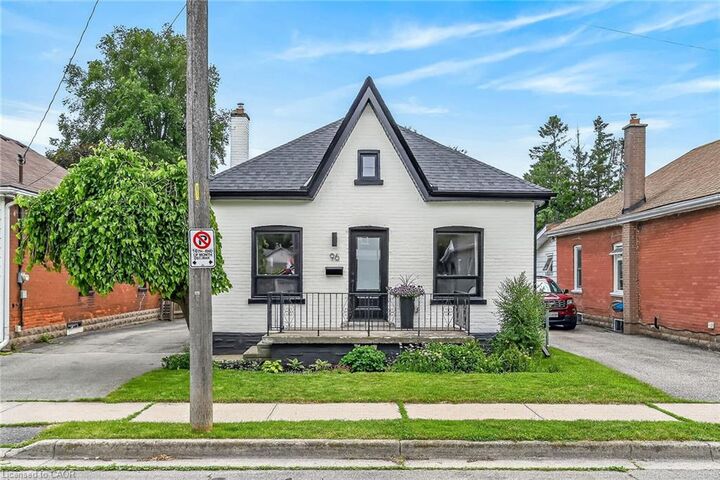 Property Photo:  96 Aberdeen Avenue  ON N3S 1S3 