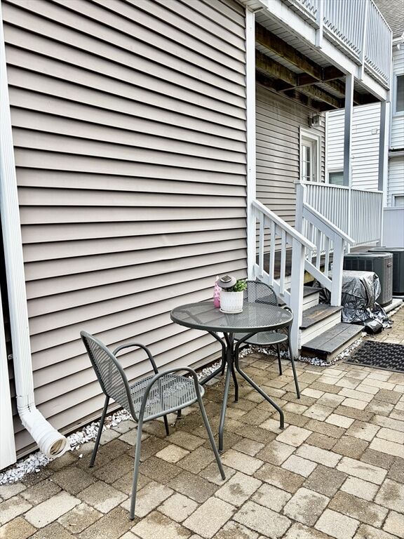 Property Photo:  88 Gardner St 88/1  MA 02453 