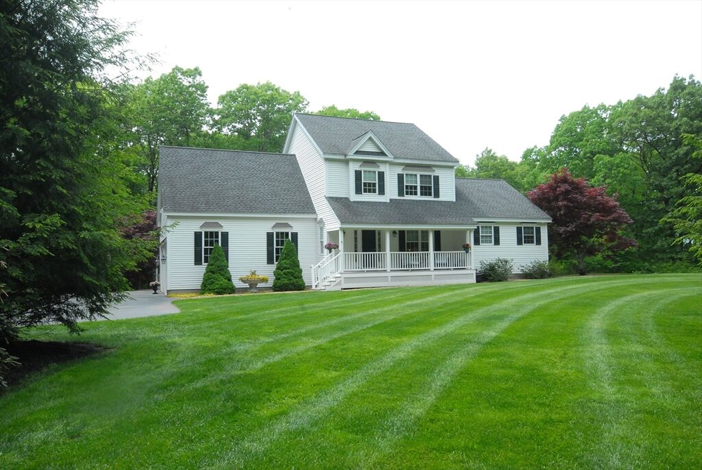 Property Photo:  8 Barton Rd  MA 01451 