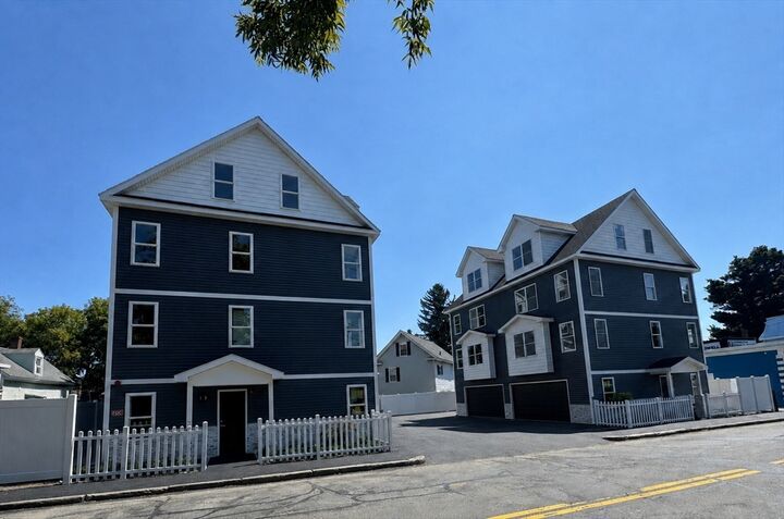 Property Photo:  562 Gorham Street 05  MA 01852 