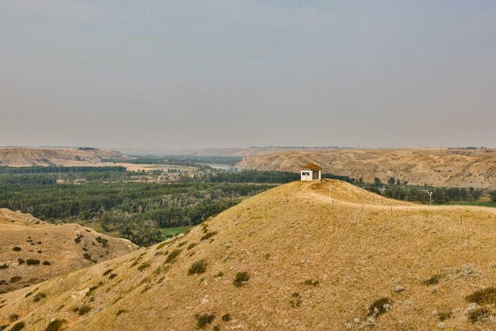 Property Photo:  221012 Twp Rd 9-2  AB T1J 5R1 