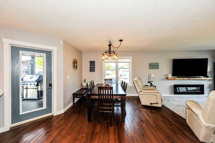 Property Photo:  2306 56 Street  AB T4V 5E7 