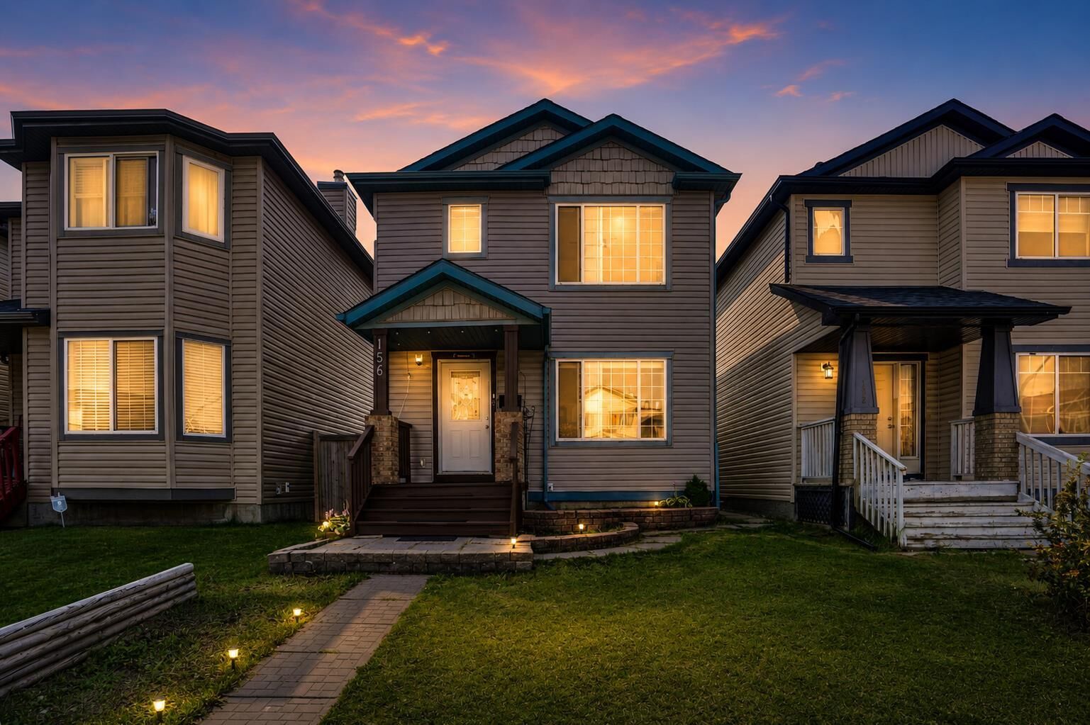 Property Photo: 156 Saddlecrest Place NE AB T3J 5G2