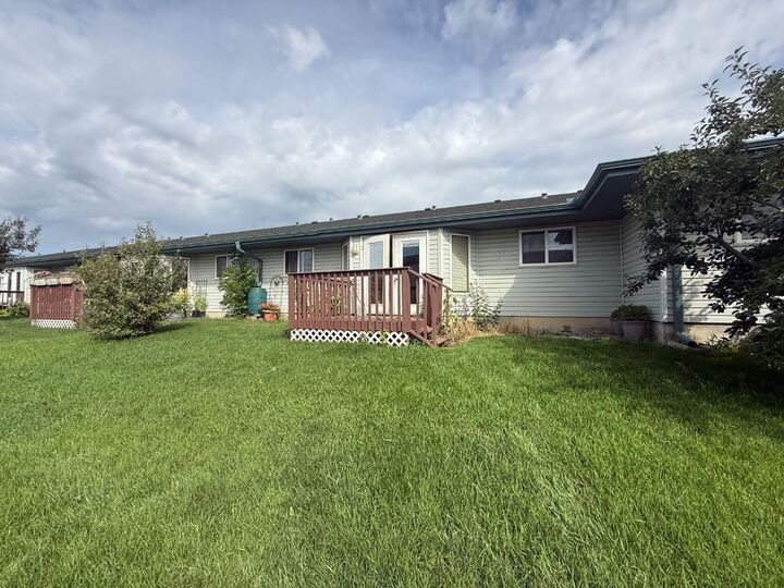 Property Photo: 5314 51 Street 6 AB T4S 1S6
