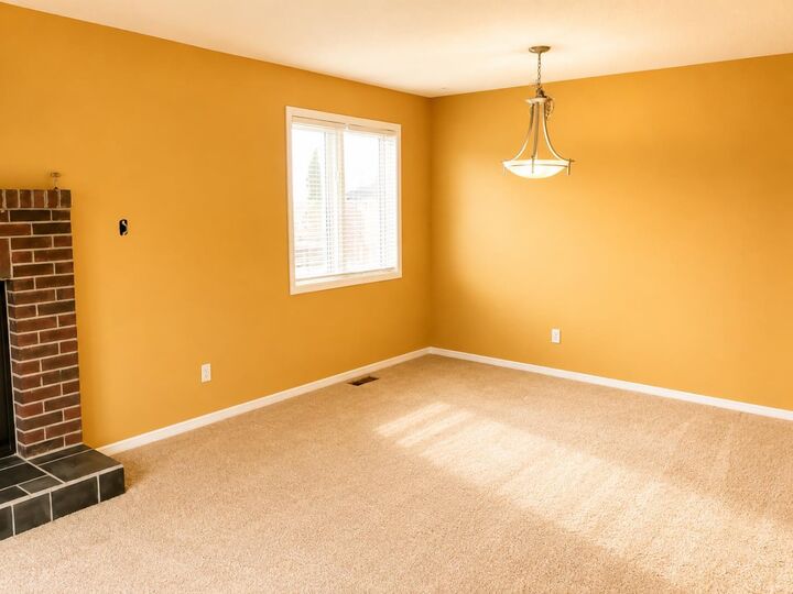 Property Photo: 5 Hillside Crescent AB T0G 2C0