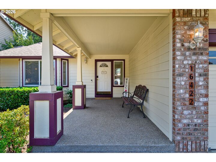 Property Photo: 16422 NE Fremont St OR 97230