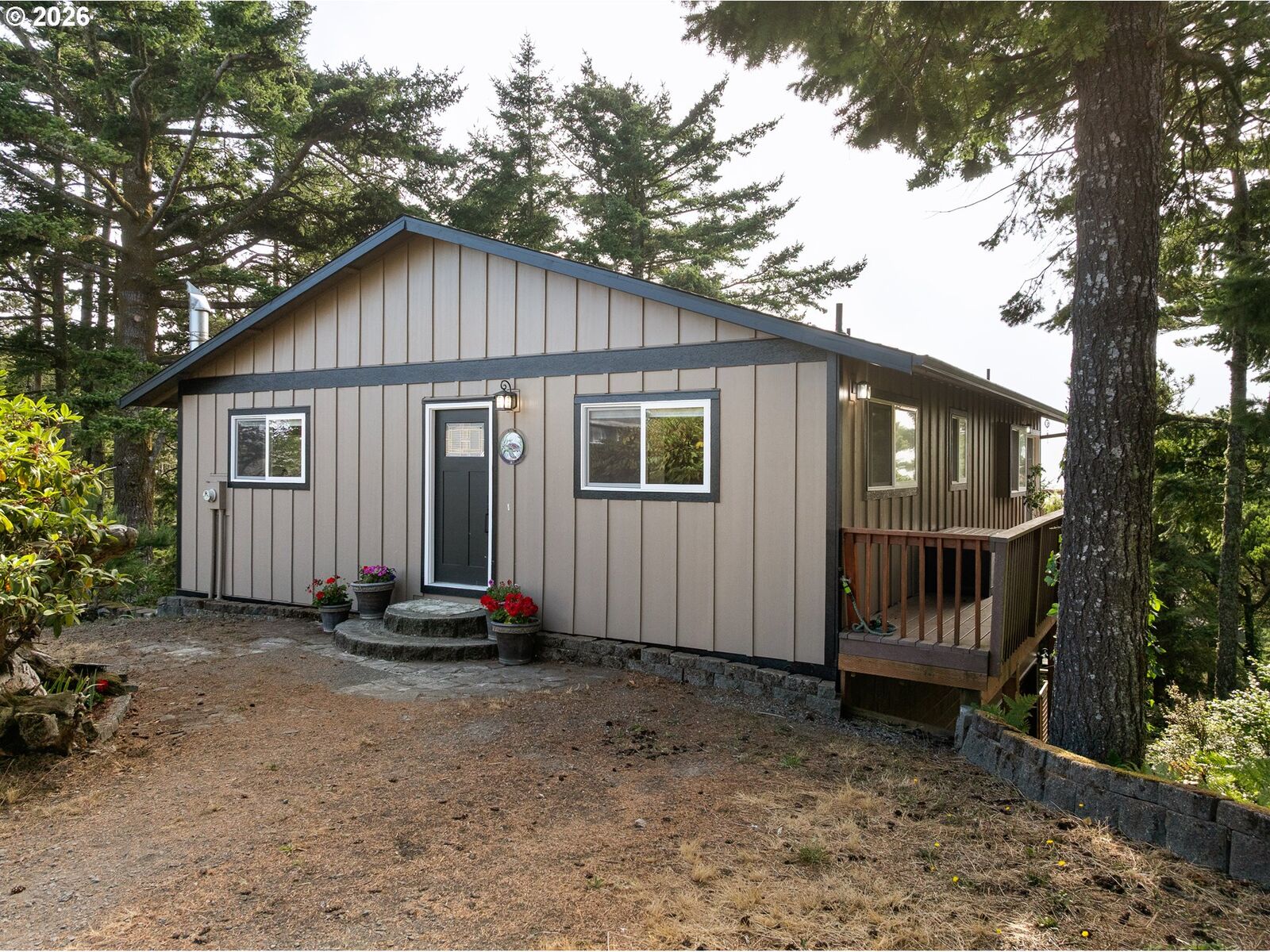 Property Photo:  4995 Grand Ave  OR 97141 