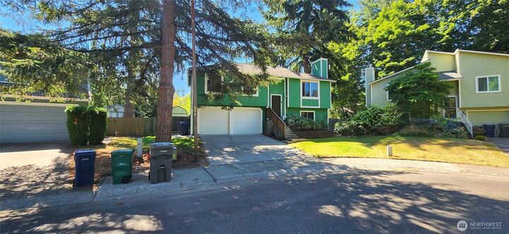 Property Photo: 10501 160th Court NE WA 98052