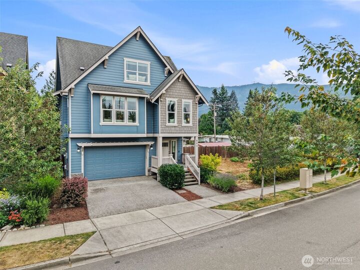 Property Photo: 601 NE 2nd Street WA 98045
