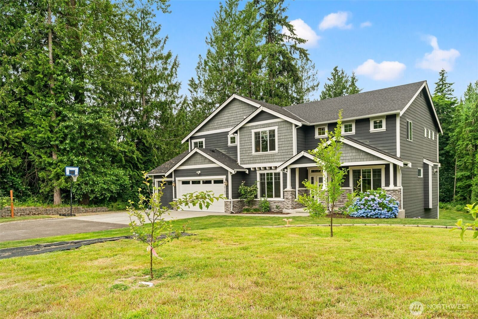 Property Photo: 10103 52nd Street SE WA 98290