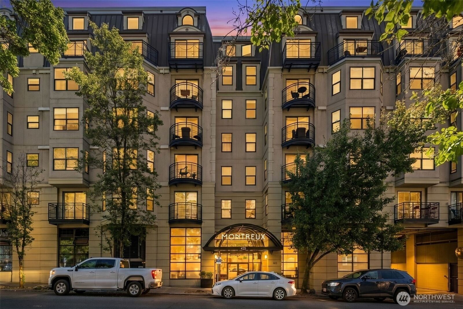 Property Photo:  425  Vine Street 706  WA 98121 
