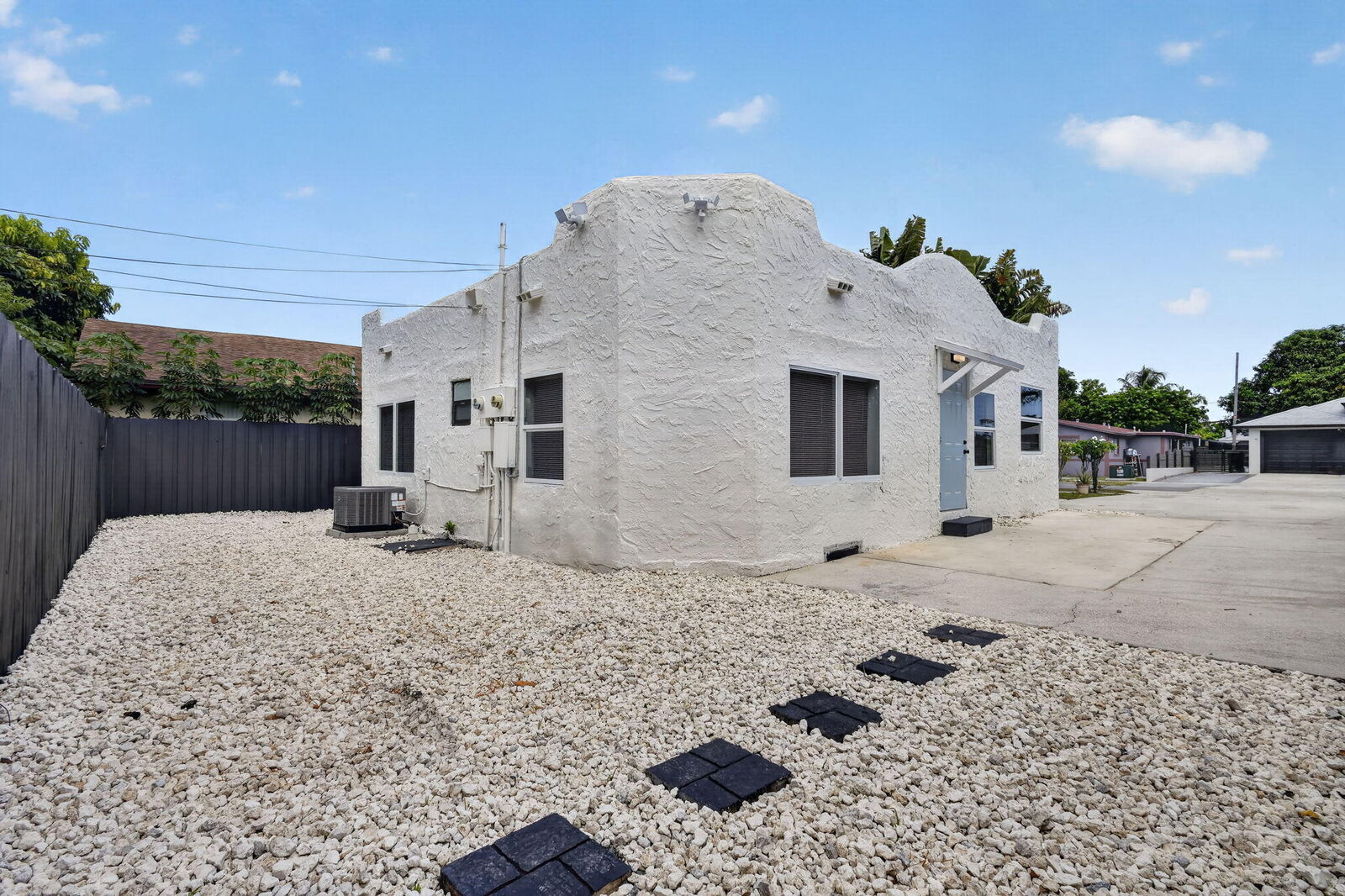 Property Photo:  516 Independence Road 1  FL 33405 