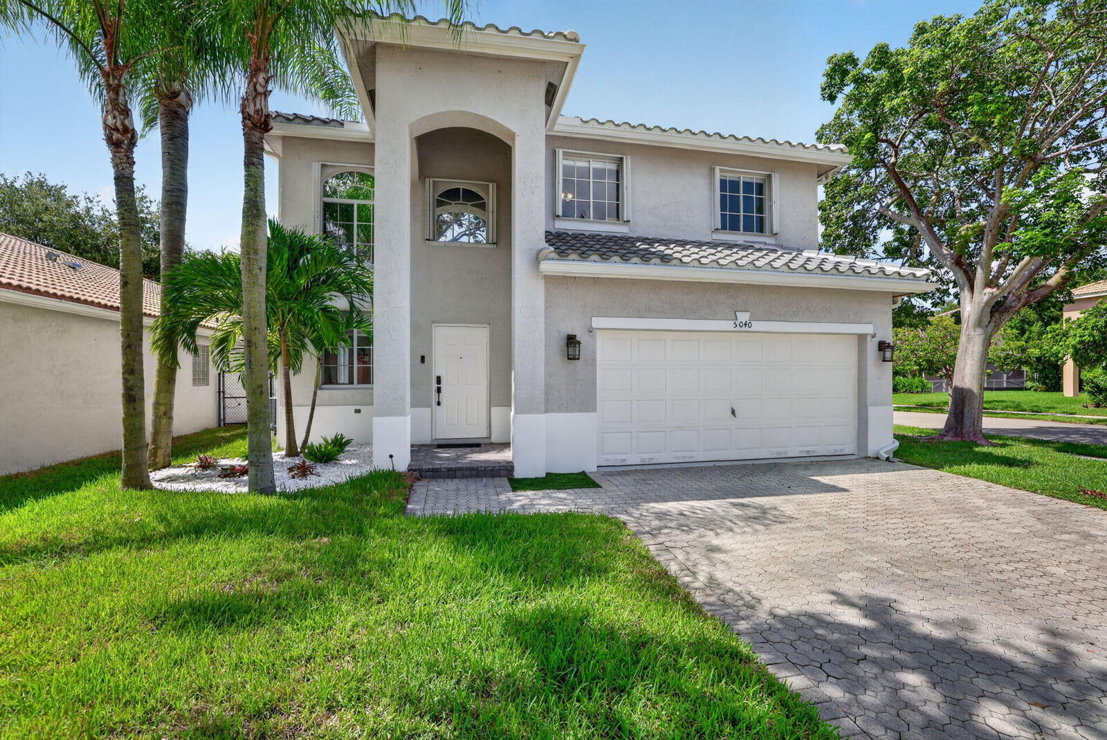 Property Photo:  5040 Heron Place  FL 33073 