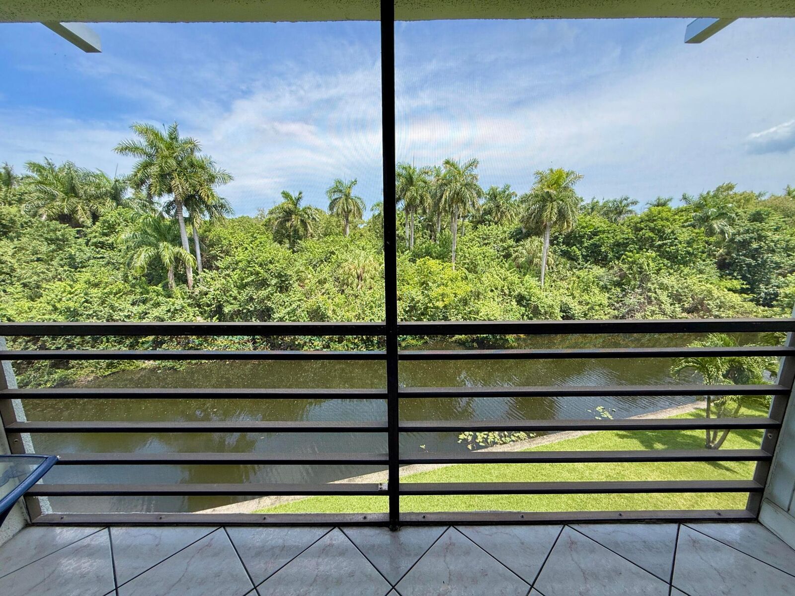 Property Photo:  102 Royal Pk Drive 4C  FL 33309 
