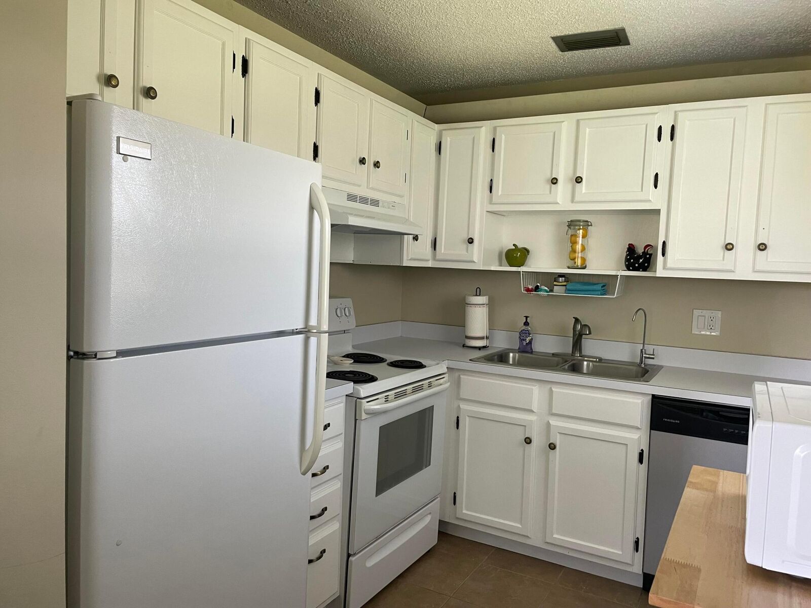 Property Photo: 88 Crooked Tree Lane 105 FL 32962
