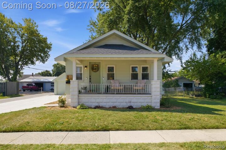 Property Photo: 33 W Wabash Avenue MI 48111