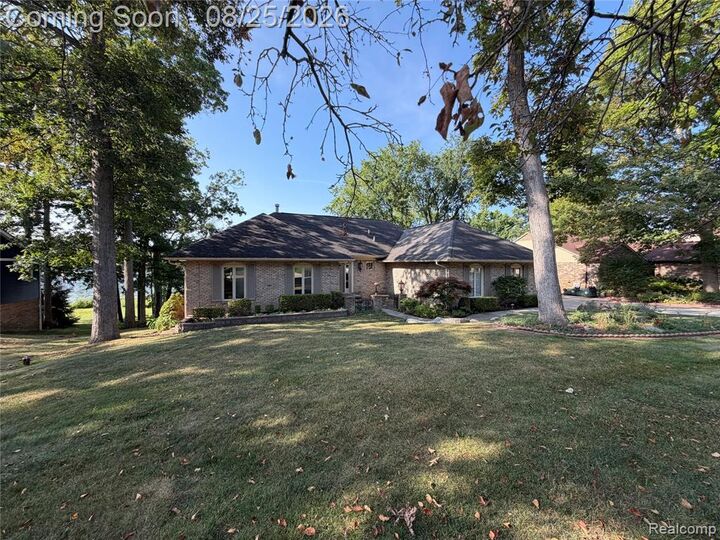 Property Photo:  152 Overlake  MI 48362 