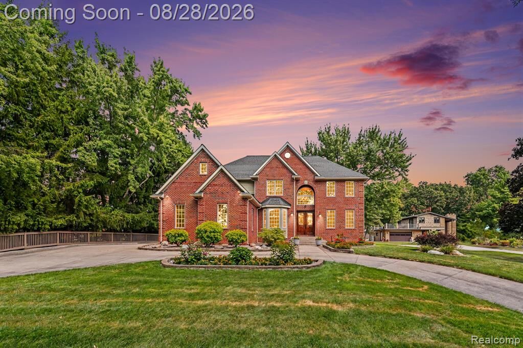 Property Photo: 728 Troyvally Street MI 48098