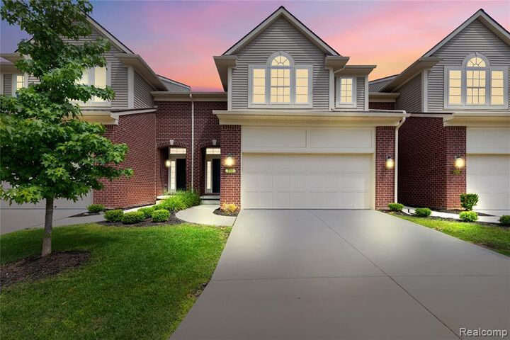 Property Photo:  7512 Berry Wood Lane  MI 48322 