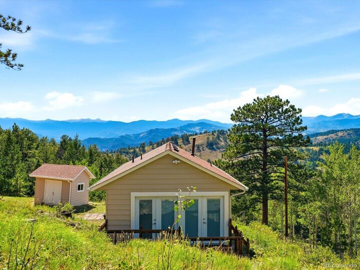 Property Photo:  200 Raptor Point Road  CO 80403 