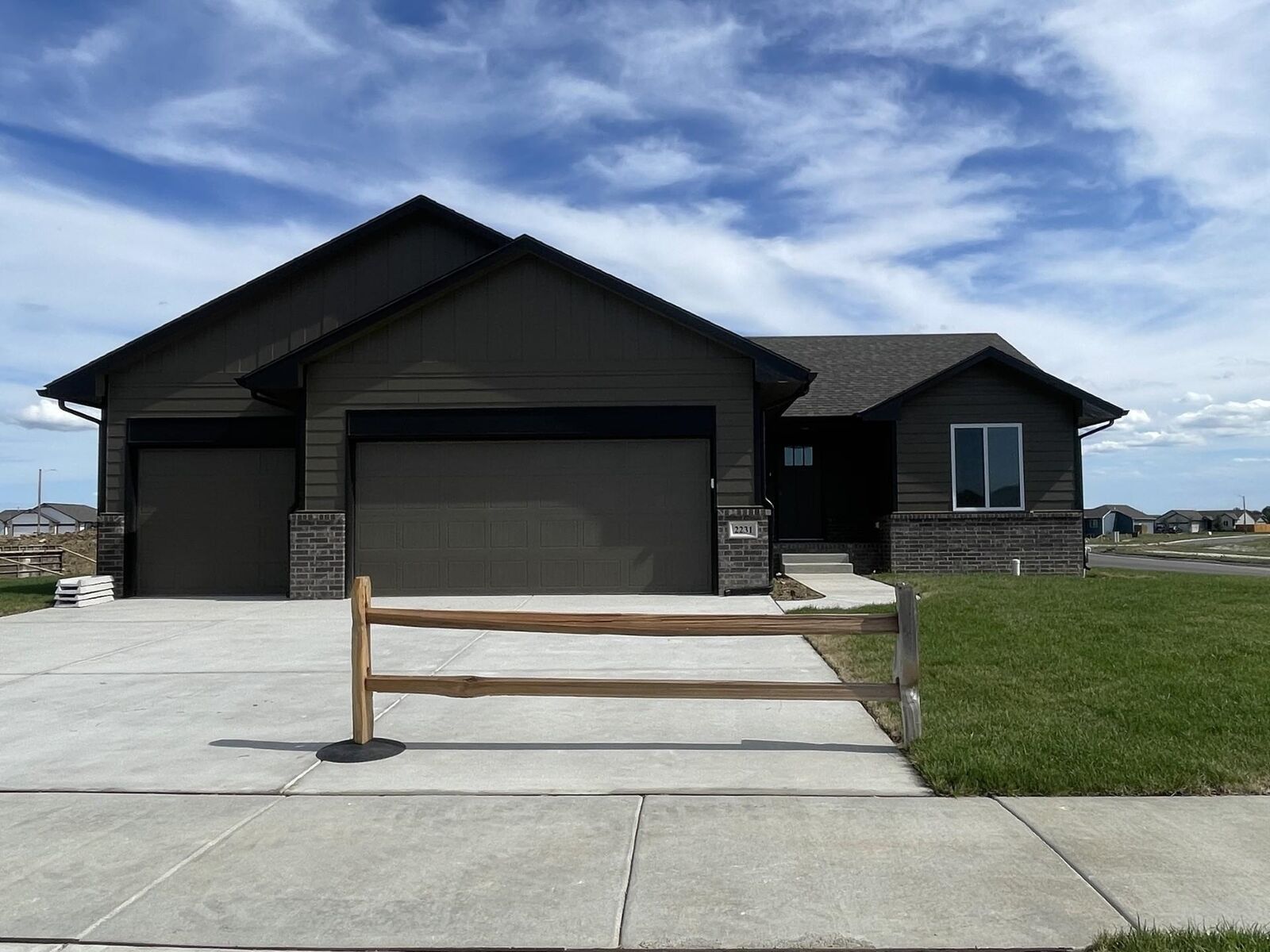 Property Photo: 2231 E Arrowhead St KS 67002