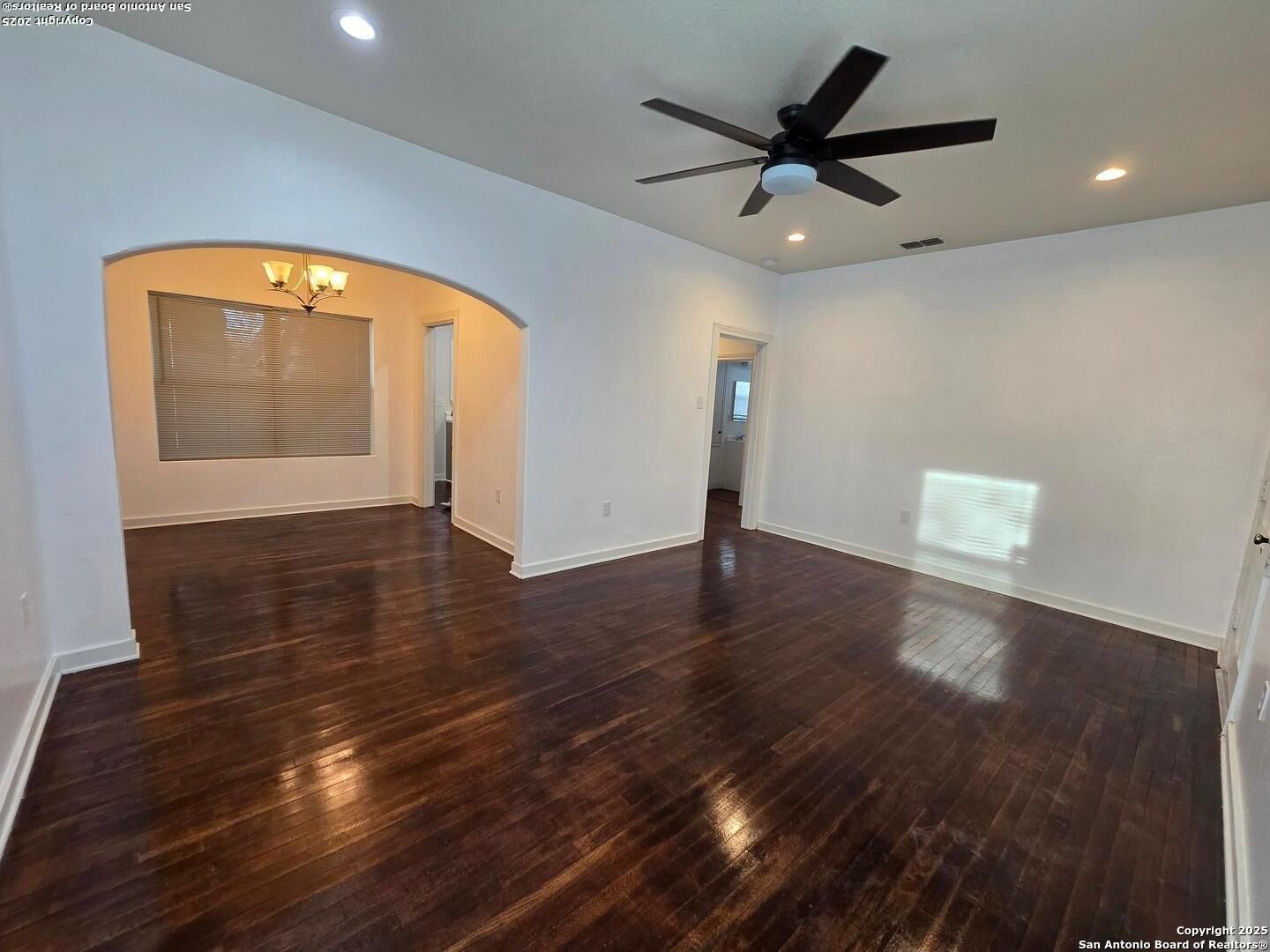 Property Photo: 809 Elmwood TX 78212