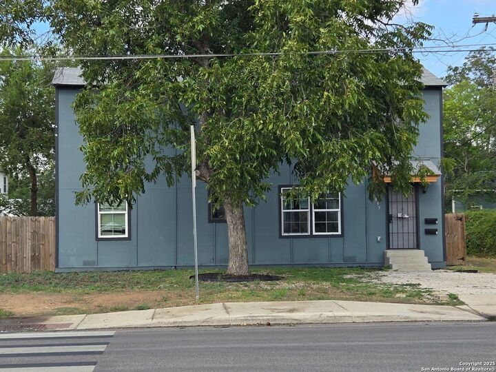 Property Photo:  2815 S Pine St  TX 78210 