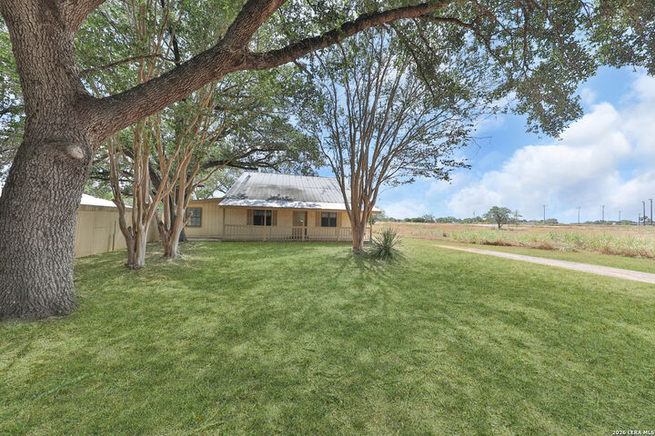 Property Photo: 795 S State Highway 16 TX 78026