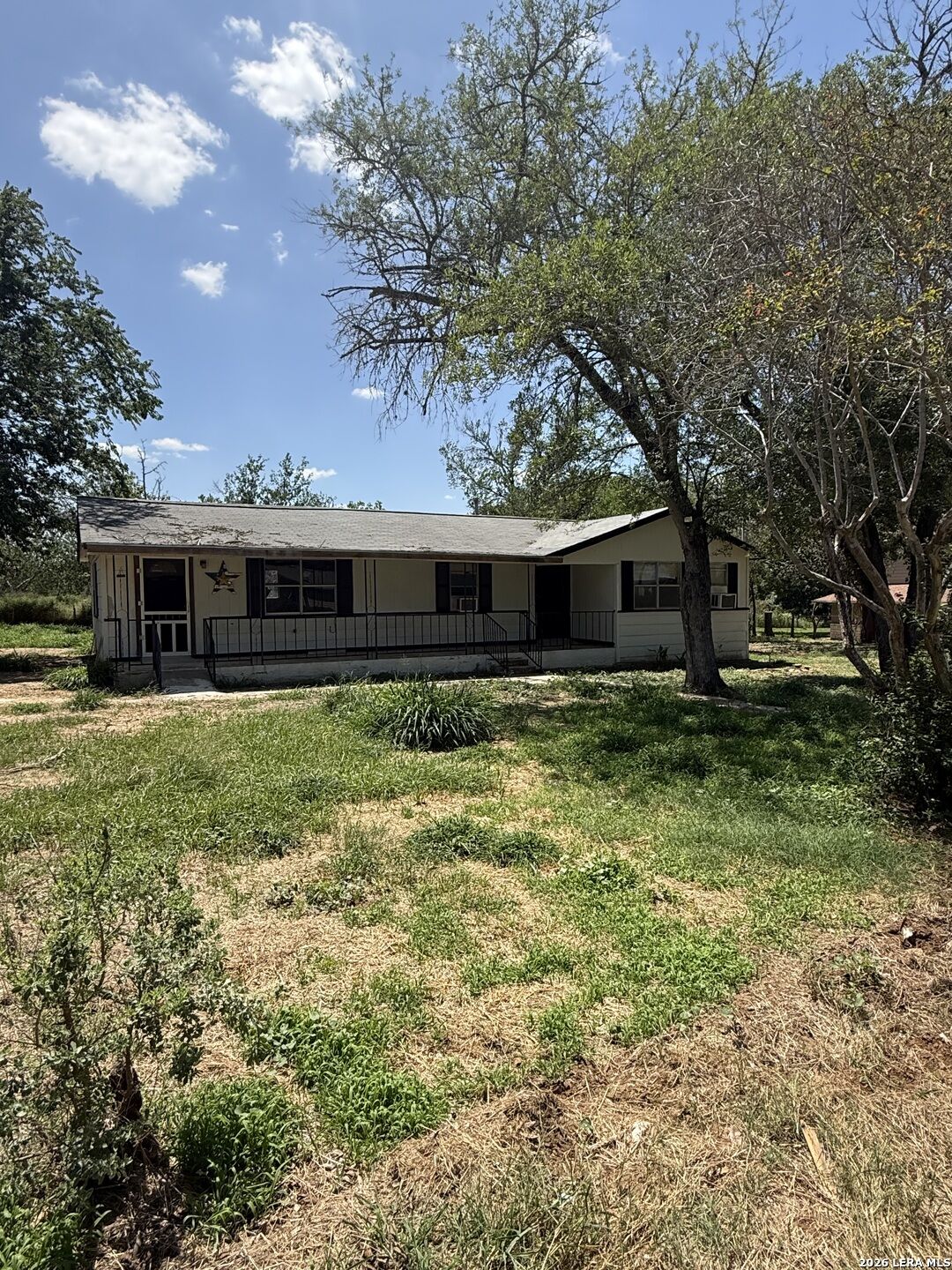 Property Photo: 1207 El Paso TX 78160