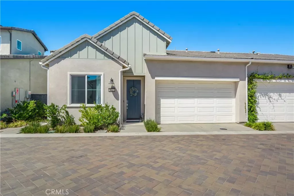 Property Photo:  842 Sunrise Road  CA 92694 