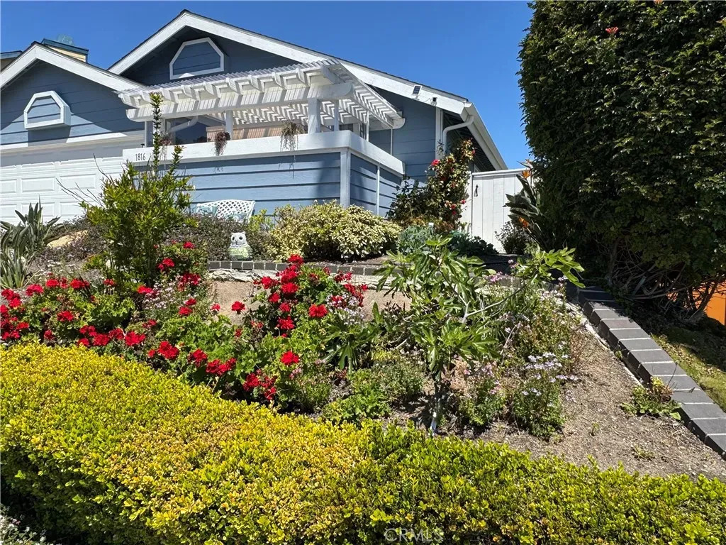 Property Photo:  1816 E Pointe  CA 92008 